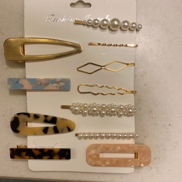 Hair clips